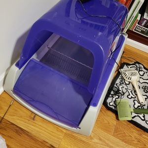 Litter box from Amazon